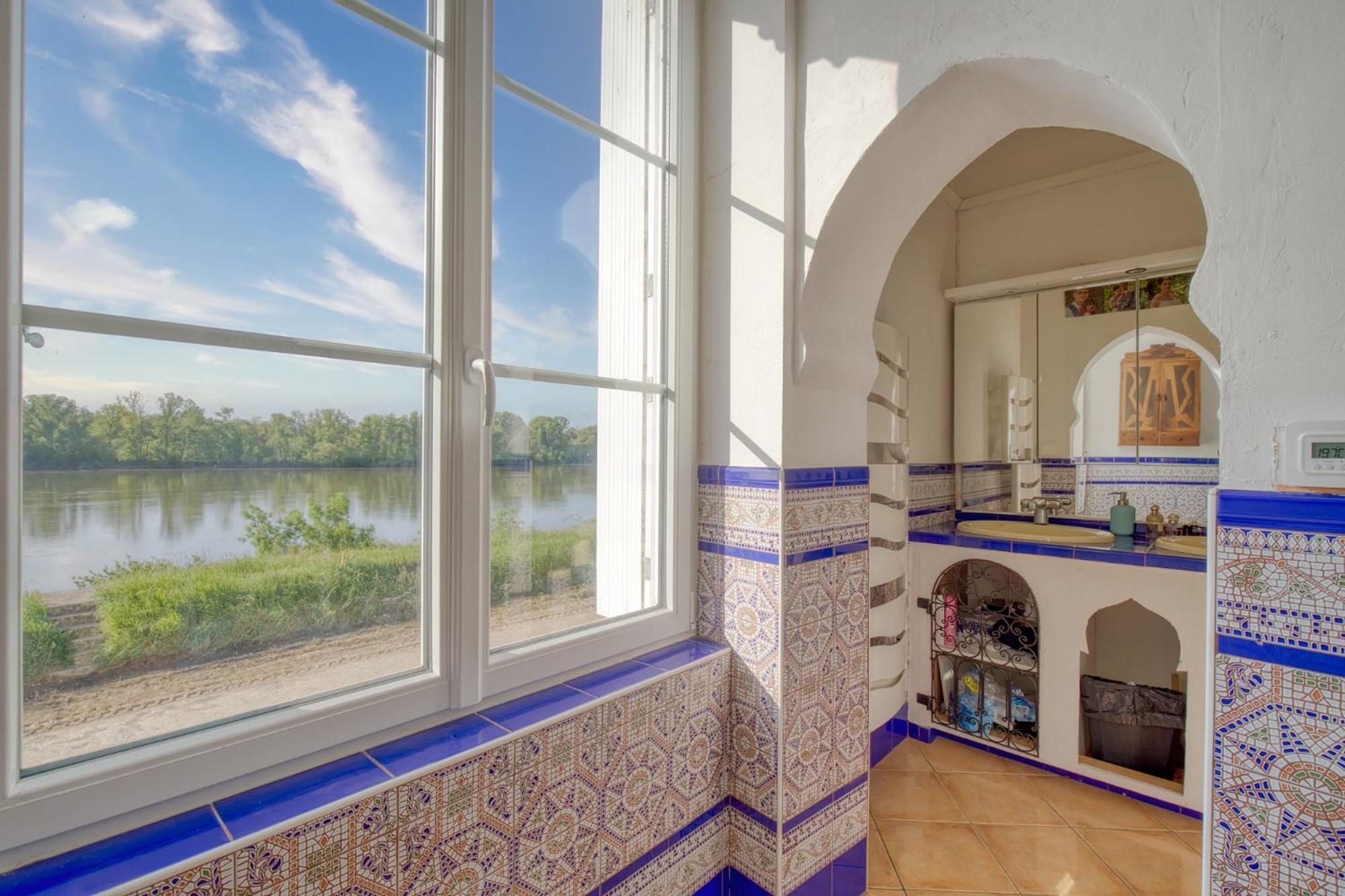 Jacuzzi Et Vue Sur Loire - Maison D'Hotes L'Odyssee La Chapelle-sur-Loire エクステリア 写真